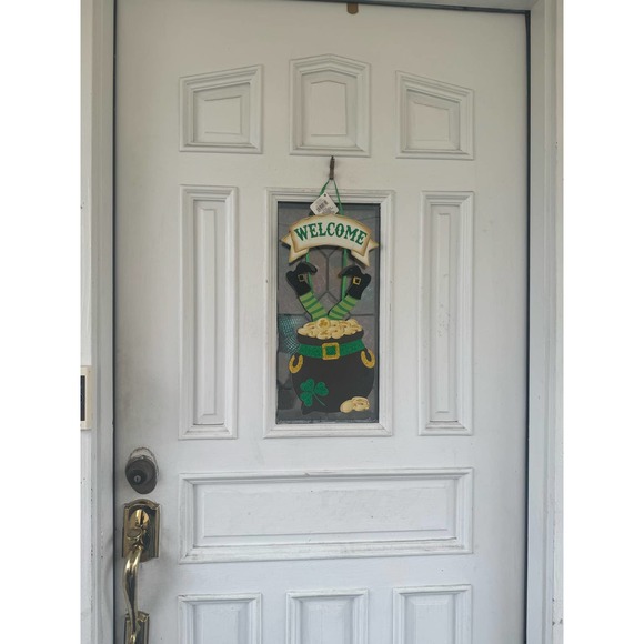 18" Saint Patricks Day Glitter Hanging Leprechaun Wall Wreath Welcome Door Decor - Picture 5 of 5